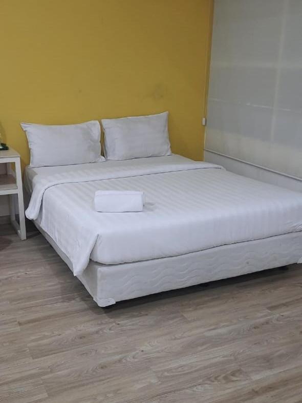 Catania Inn Palembang Exterior photo